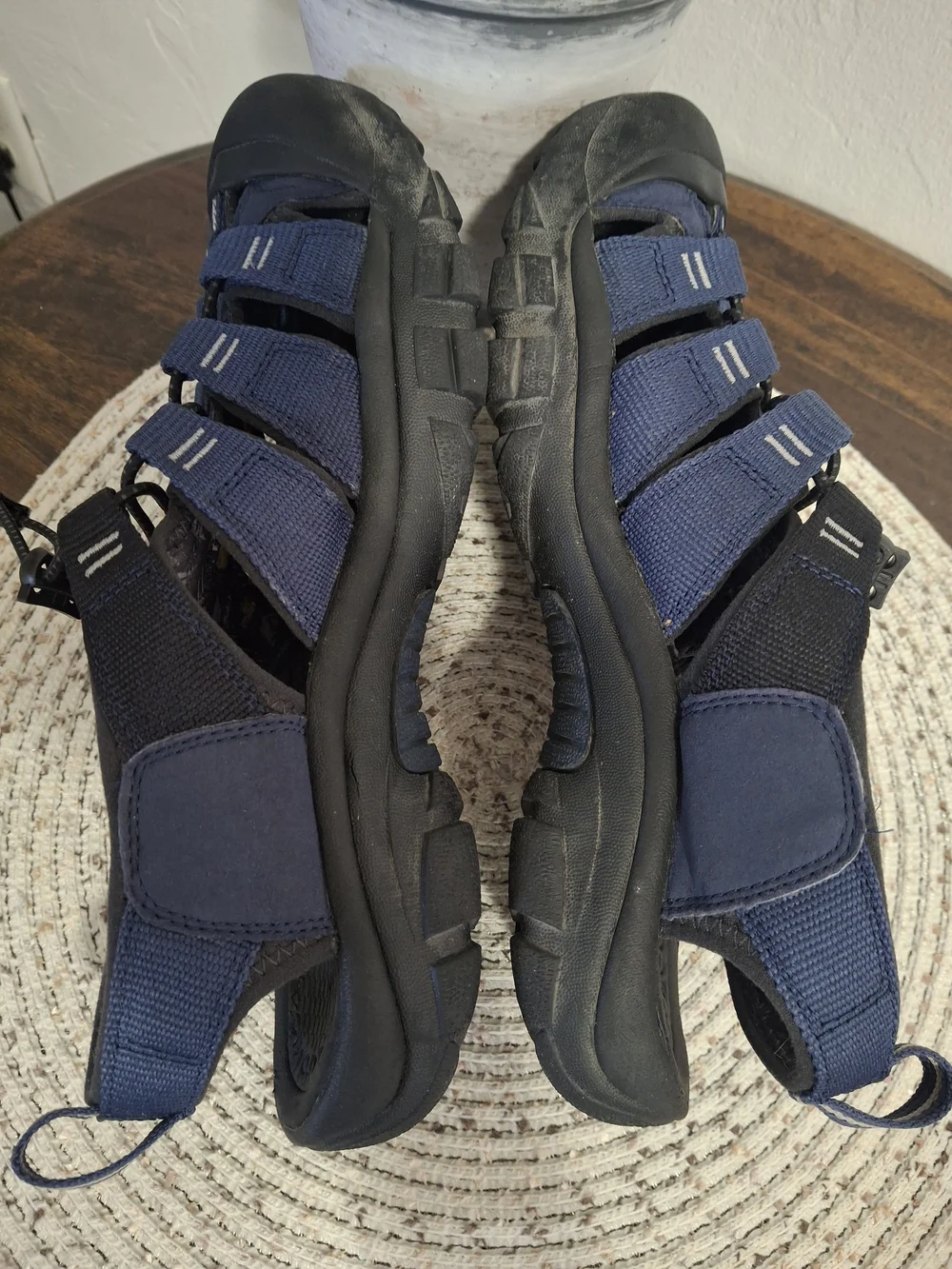 Keen Newport H2 Men's Blue & Black Outdoor Sandals Size 9.5.